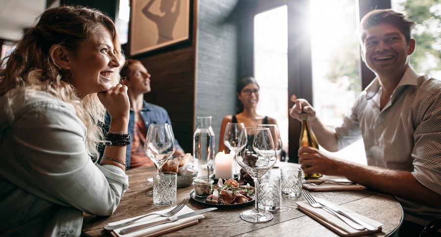 Smart-Restaurants-Round-Table